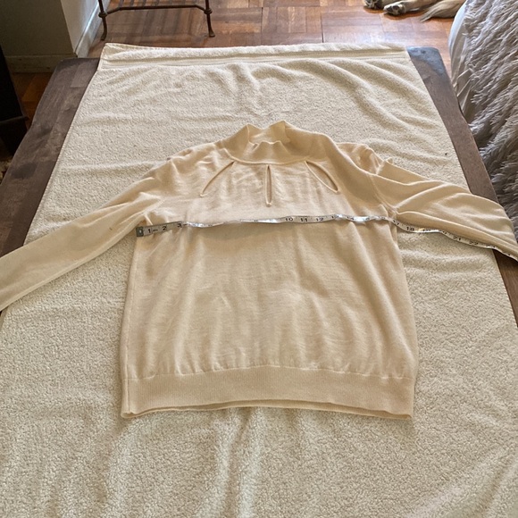 Mugler Paris Extra Fine Wool cream cutout detail stunning luxury sweater - Picture 12 of 12